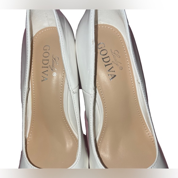 Ankle Strap Platform Pumps High Heels in White - Picture 4 of 6